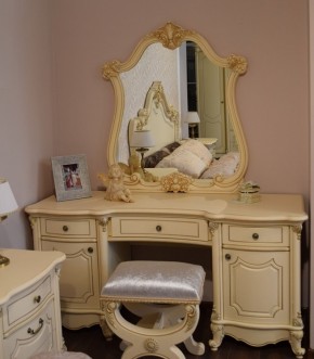 Туалетный стол + Зеркало Мона Лиза (крем) в Качканаре - kachkanar.mebel-74.com | фото